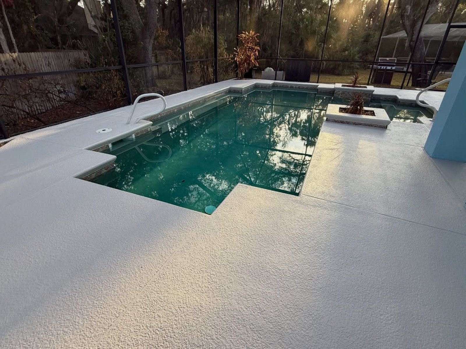 Pool floor renovation